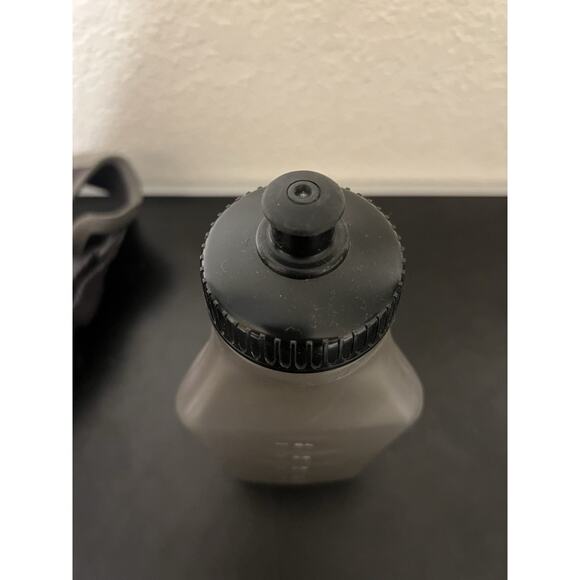 Salomon Sensibelt Bag Zippered Pocket Adjustable Waist Bottle Holder - Picture 9 of 9